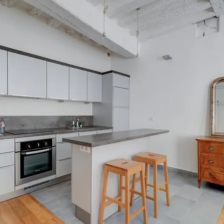 Апартаменты Honore Nest - Elegant 1br Unit In Saint-honore District Париж