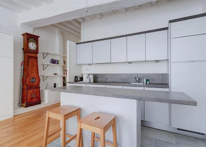 Honore Nest - Elegant 1br Unit In Saint-honore District Апартаменты